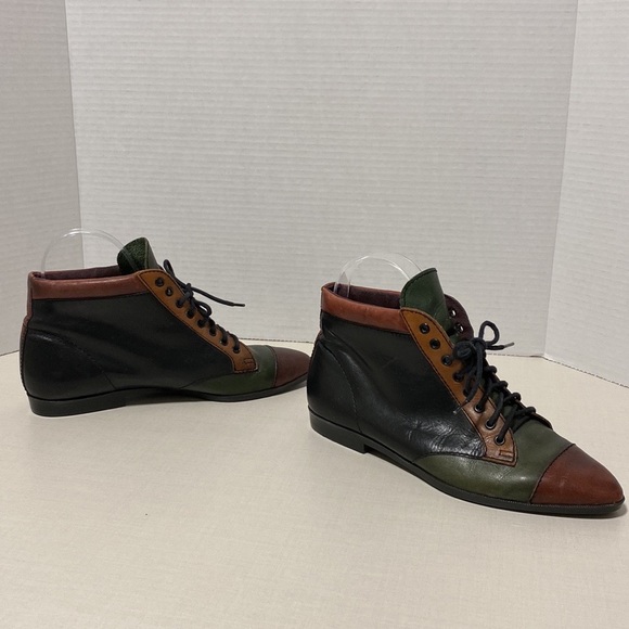 Footgear - 80's Inspired Lace up Flat Boot - Picture 5 of 11